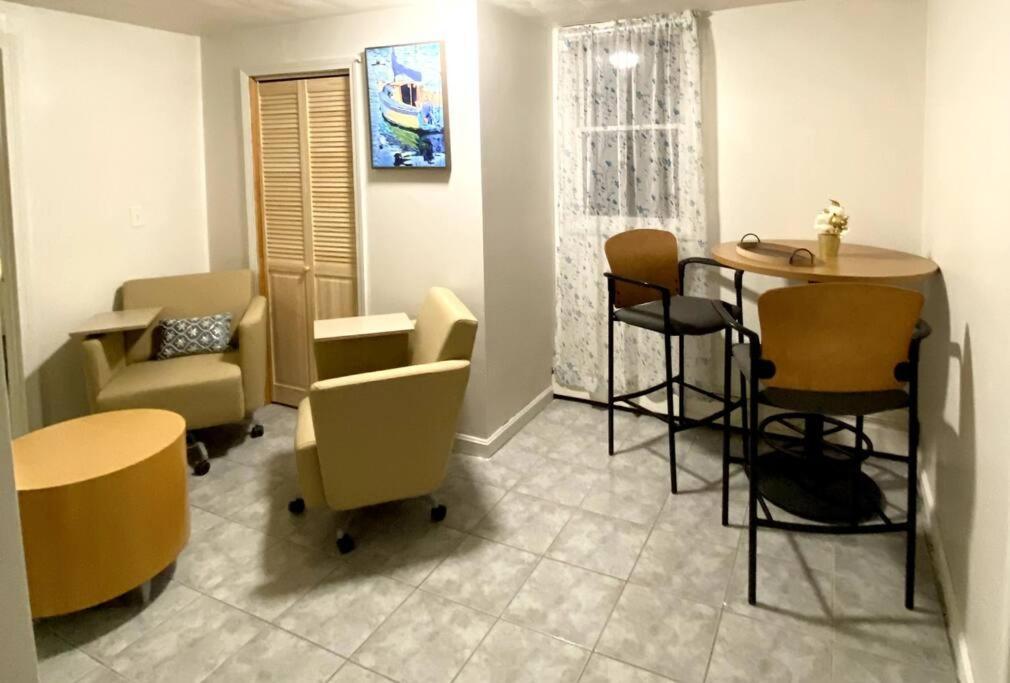 Glorious Suite Near Downtown With Washer/Dryer Gloucester Exterior foto